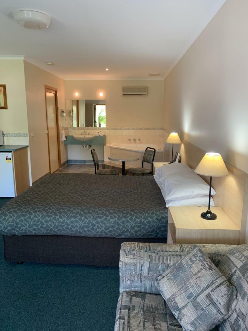 Arthur Phillip Motor Inn Cowes Exterior photo
