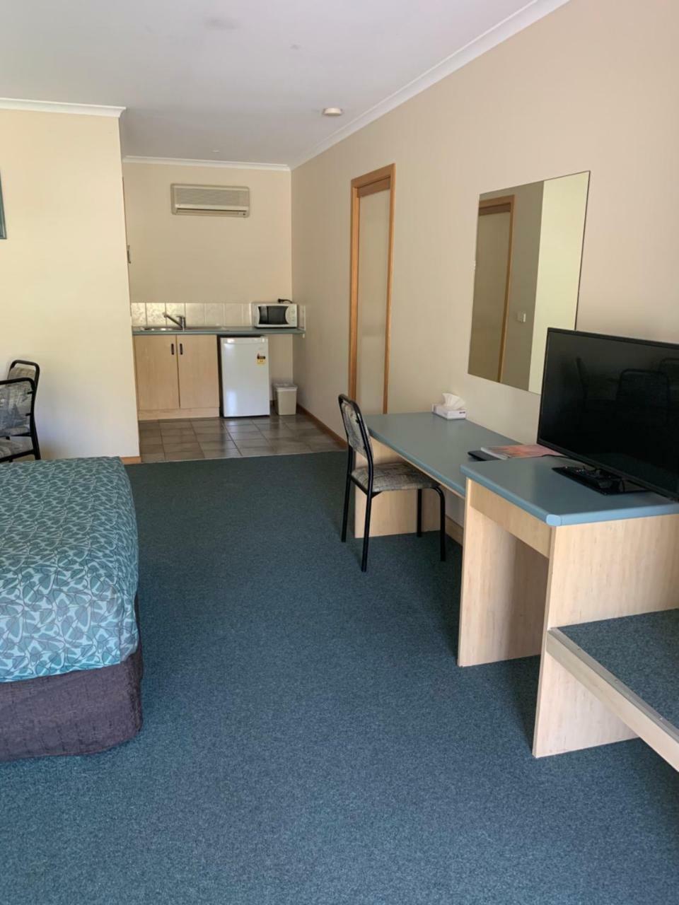 Arthur Phillip Motor Inn Cowes Exterior photo